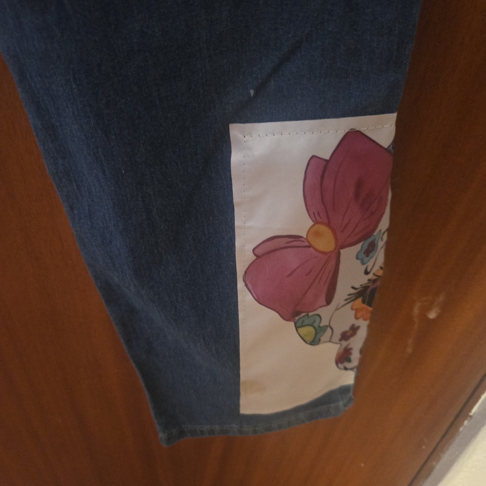 Men's Blue Jeans with Skull Patch - Picture 5 of 5